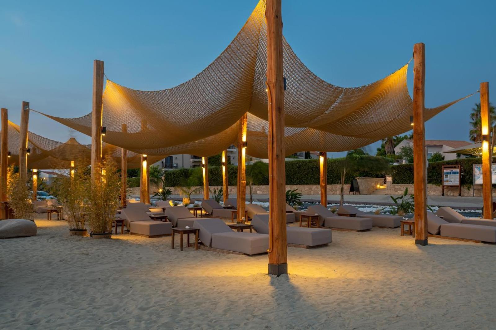 Argile Resort Mantzavináta Exteriör bild