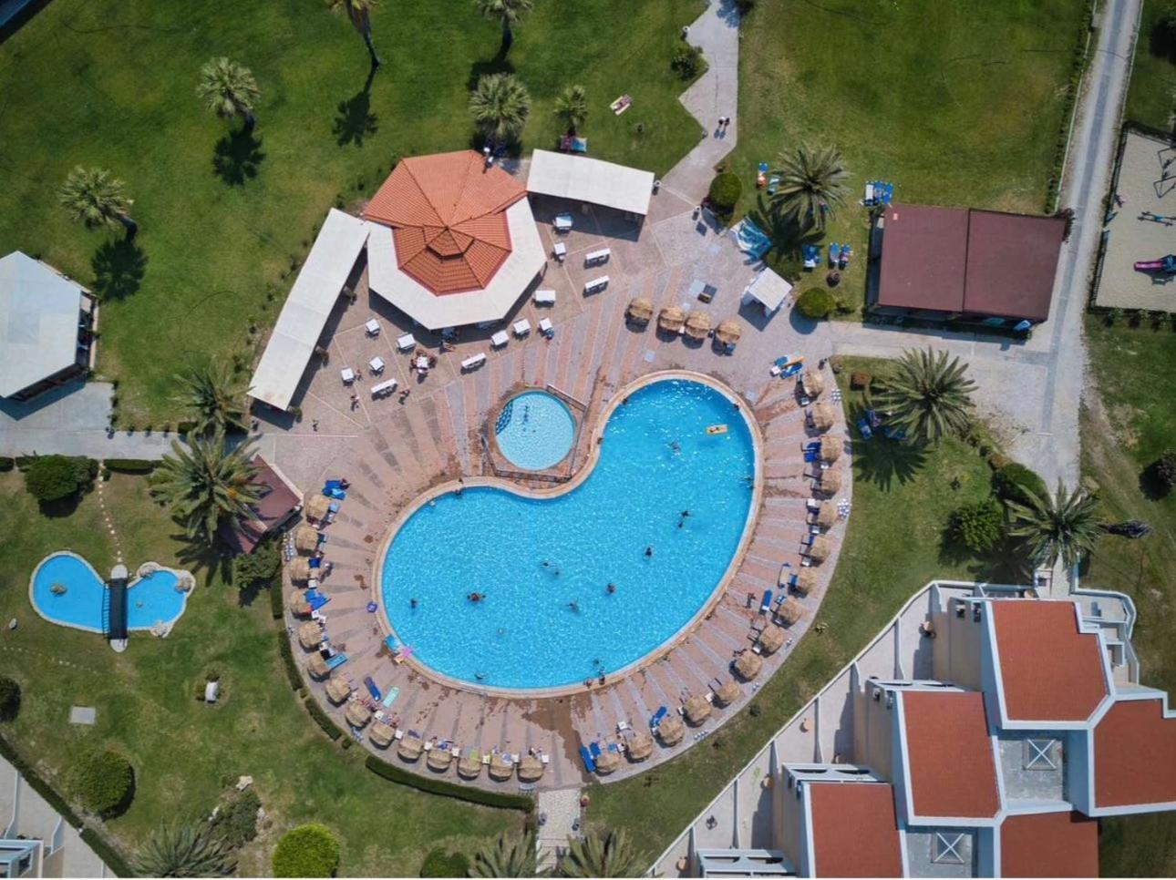 Argile Resort Mantzavináta Exteriör bild
